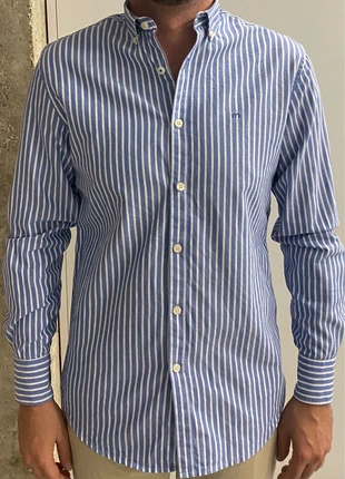 Camisa rayas azul y blanca de Milano talla S como nueva , marca: Milano, estado: Muy bueno, tamaño: S, 9,00 €, 10,15 € Protección al comprador incluida