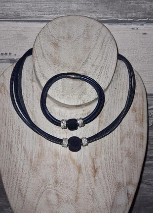 Feestelijk blauw setje Donkerblauw, merk: Bel&Bo, staat: Heel goed, € 18,00, € 19,60 inclusief Kopersbescherming