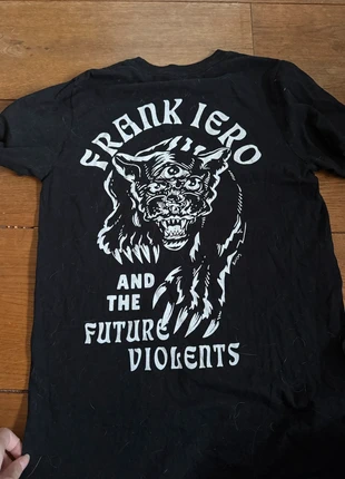 frank iero and the futur violents shirt, merk: frank iero, staat: Nieuw zonder prijskaartje, maat: S / 36 / 8, € 40,00, € 42,70 inclusief Kopersbescherming
