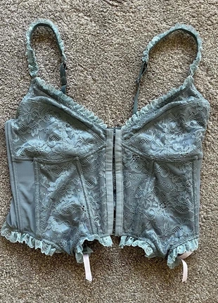 Corset bleu à dentelle, marque: Urban Outfitters, état: Très bon état, 13,00 €, 14,35 € Protection acheteurs incluse