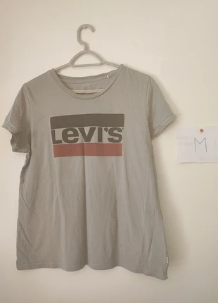 34 –T-shirt Levi’s® Iconique 👕, merk: Levi's, staat: Goed, maat: M / 38 / 10, € 3,00, € 3,85 inclusief Kopersbescherming