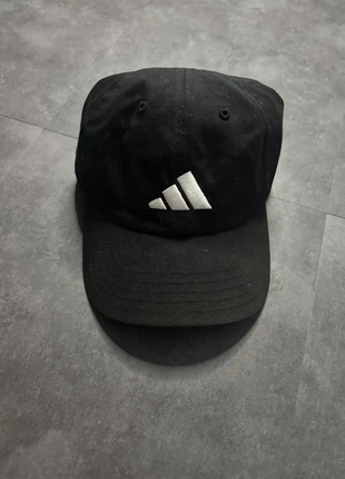 Caquette adidas noir très bon état, marke: adidas, zustand: Sehr gut, größe: Einheitsgröße, 9,90 €, 11,10 € beinhaltet Vinted-Käuferschutz Pro