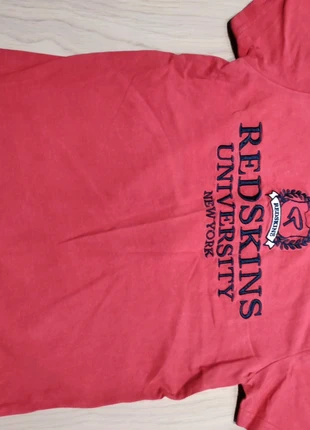 Tee shirt brodé , marque: Redskins, état: Très bon état, taille: 10 ans / 140 cm, 8,00 €, 9,10 € Protection acheteurs incluse