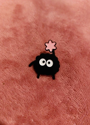 Ghibli Stofkonijn roze ster pin, merk: Studio Ghibli, staat: Heel goed, € 4,50, € 5,43 inclusief Kopersbescherming