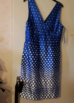 Jurk blauw wit beetje glinsterend stof, merk: cloockler, staat: Heel goed, maat: L / 40 / 12, € 35,00, € 37,45 inclusief Kopersbescherming