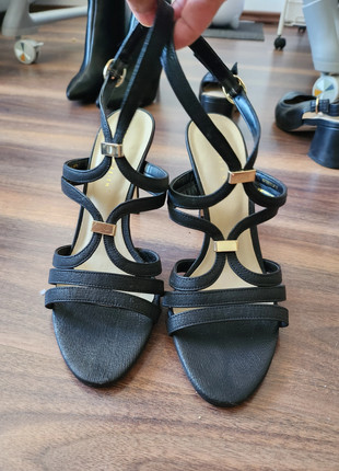 Obrázek k inzerátu: Black heels EU 38