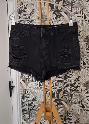 Mini Short Jean Noir Loide Jeans T.40 (étiquette XL) - Très Bon État, marque: Loide Jeans, état: Très bon état, taille: L / 40 / 12, 4,50 €, 5,43 € Protection acheteurs incluse