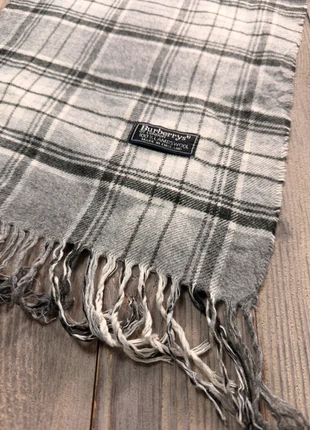 Écharpe Burberrys rework – carreaux gris, marque: Re-Worked, état: Neuf sans étiquette, 20,00 €, 21,70 € Protection acheteurs incluse