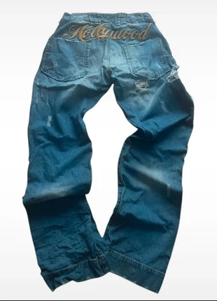 jeans con scritta dietro, marke: y2k, zustand: Sehr gut, größe: M / 38 / 10, 19,99 €, 21,69 € inklusive Vinted-Käuferschutz