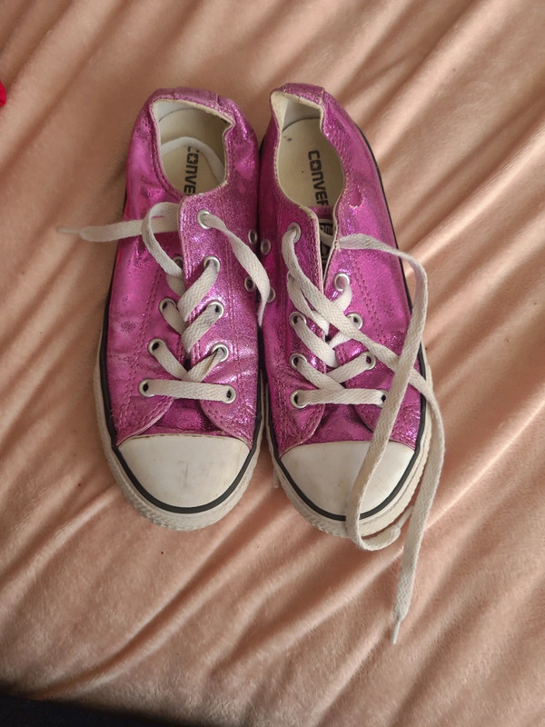 Purple metallic deals converse