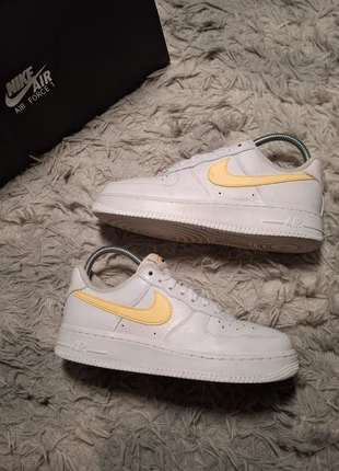 Baskets Nike Air Force 1 Blanc Jaune Taille 37,5, marque: Nike, état: Très bon état, taille: 37.5, 33,00 €, 35,35 € Protection acheteurs incluse