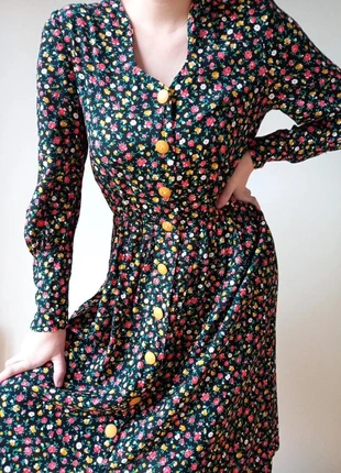 Robe vintage taille 40 et 42 années 80 100% viscose imprimé fleurs sur fond noir, marca: Vintage Dressing, estado: Muito bom, tamanho: XL / 42 / 14, €34.00, €36.40 inclui Proteção do Comprador Pro