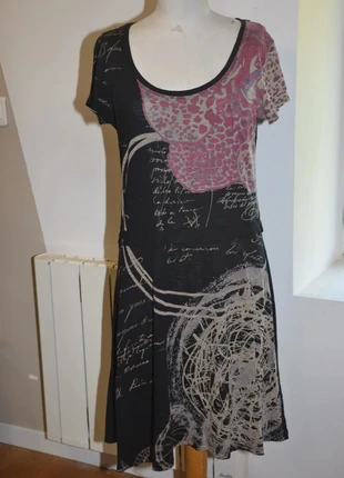 🎨 Robe Desigual – Taille 42, marque: Desigual, état: Bon état, taille: XL / 42 / 14, 12,00 €, 13,30 € Protection acheteurs (Pro) incluse