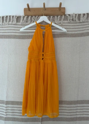 🌺Robe courte plissé à fine bretelles jaune orangé Taille XS/34🌺, brand: H&M, condizioni: Ottime, taglia: XS / IT 38 / EU 34, €5.00, €5.95 include la Protezione acquisti