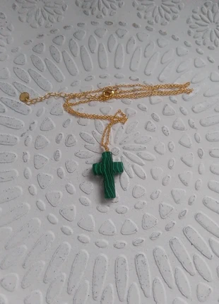 Collier croix vert malachite, condition: Very good, €16.00, €17.50 includes Buyer Protection
