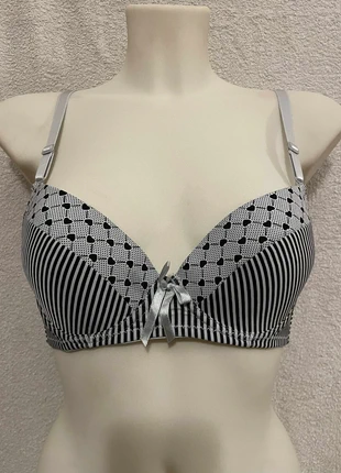 Soutien-gorge  – Taille 100C, marque: Tabitha, état: Neuf sans étiquette, taille: 100C, 3,00 €, 3,85 € Protection acheteurs incluse