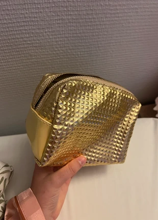 Trousse de maquillage dorée, marca: Dorè, estado: Novo sem etiquetas, €2.00, €2.80 inclui Proteção do Comprador