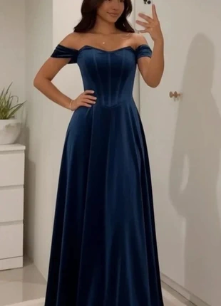 Robe longue en velours bleu nuit, épaules dénudées, coupe élégante taille M, marca: Maylia, estado: Muito bom, tamanho: M / 38 / 10, €62.90, €66.75 inclui Proteção do Comprador