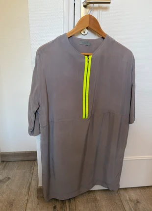 Robe COS Gris & zip fluo Style minimaliste moderne 💛, marca: COS, estado: Muito bom, tamanho: S / 36 / 8, €20.00, €21.70 inclui Proteção do Comprador