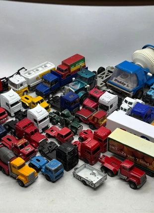 Lot voiture miniature vrachtwagen scania daf volvo 1:64, merk: vrachtwagens, staat: Veelgebruikt, maat: Universeel, € 7,50, € 8,58 inclusief Kopersbescherming