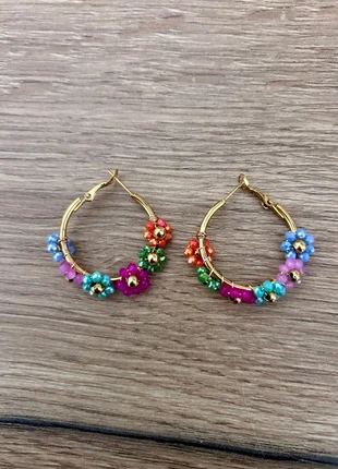 Boucles d’oreilles créoles dorées & fleurs en perles multicolores, marca: La Boutique, estado: Muito bom, €5.50, €6.48 inclui Proteção do Comprador