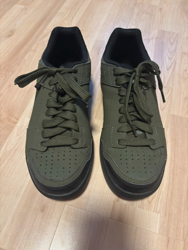 Giro Bike Jacket Rennradschuh in Olive Black