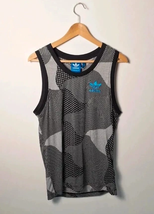 Débardeur ADIDAS noir et gris à motifs avec logo brodé taille XS, brand: adidas, condizioni: Ottime, taglia: XS / IT 38 / EU 34, €13.00, €14.35 include la Protezione acquisti Pro