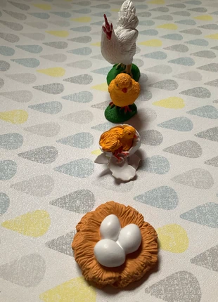 Figurines cycle de la Poule , merk: Safari, staat: Heel goed, maat: 6 jaar / 116 cm, € 10,00, € 11,20 inclusief Kopersbescherming Pro