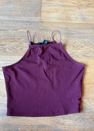 Crop top bordeaux, marca: New Look, estado: Muy bueno, tamaño: Otros, 5,00 €, 5,95 € Protección al comprador incluida