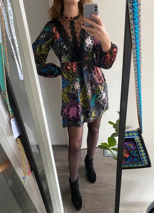 Guess bloemenjurk, marque: GUESS, état: Très bon état, taille: S / 36 / 8, 15,00 €, 16,45 € Protection acheteurs incluse