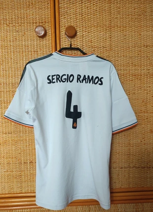 Maillot Real Madrid iconique, brand: adidas, condition: Very good, size: XS, €6.92, €7.97 includes Buyer Protection