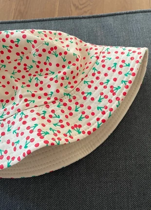 bucket hat with cherry pattern, marque: Tiger, état: Très bon état, taille: Taille unique, 2,00 €, 2,80 € Protection acheteurs incluse