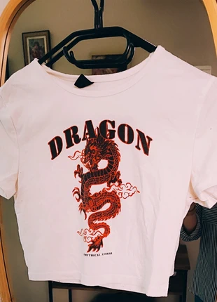 T-shirt court taille xs, marca: Shein, estado: Bom, tamanho: XS / 34 / 6, €1.50, €2.28 inclui Proteção do Comprador