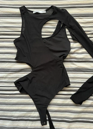 Top asimmetrico, brand: Bershka, condition: Very good, size: S / 36 / 8, €10.00, €11.20 includes Buyer Protection