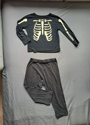 Pijama skelet, état: Bon état, taille: 5 ans / 110 cm, 4,00 €, 4,90 € Protection acheteurs incluse