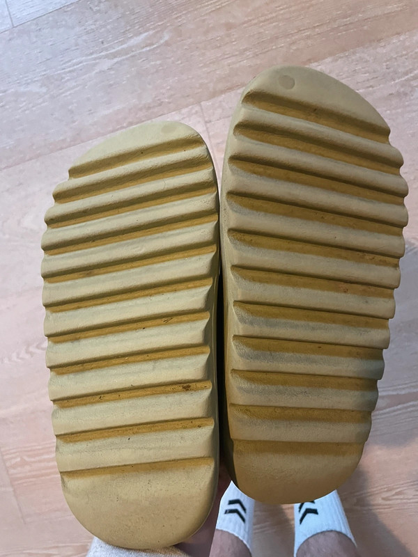 Yeezy slides str 40