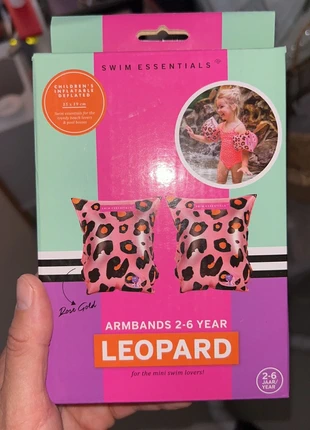 Zwembandjes nieuw , merk: Swim Essentials, staat: Nieuw met prijskaartje, maat: 12-18 maanden / 80 cm, € 7,00, € 8,05 inclusief Kopersbescherming