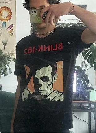 Blink182 shirt, marque: Graphic Tee, état: Très bon état, taille: M, 4,00 €, 4,90 € Protection acheteurs incluse