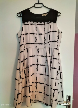 Robe blanche et noire taille L/Xl marque cocoon, marque: Cocoon Secret, état: Très bon état, taille: XL / 42 / 14, 4,00 €, 4,90 € Protection acheteurs incluse