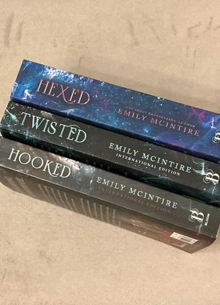 Never after serie (1,4,6) Emily Mcintire (anglais), zustand: Neu, 30,00 €, 32,20 € inklusive Vinted-Käuferschutz