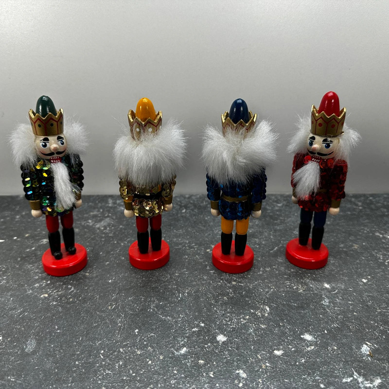 Set Of 4 Wooden 5" Nutcrackers In A Nutcracker Tin 5