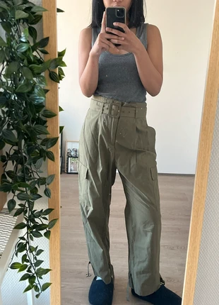 Zara Khaki Belted Cargo-Style Trousers – Utility Chic, brand: Zara, condizioni: Nuovo senza cartellino, taglia: XS / IT 38 / EU 34, €8.00, €9.10 include la Protezione acquisti