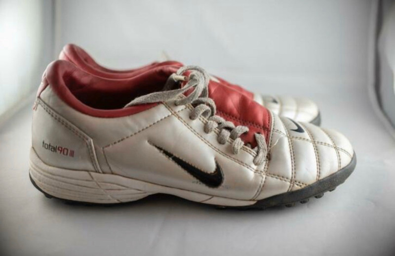solapa evitar Constituir Nike Total 90 III TF (Zilver-rood) in de maat 36 1/2 - Vinted