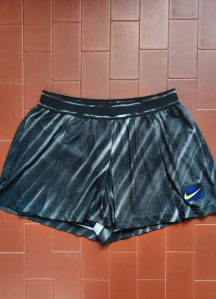 Nike court Slam gonna tennis 2 in 1 con pantaloncino taglia L nero grigio, marke: Nike, zustand: Sehr gut, größe: L / 40 / 12, 20,00 €, 21,70 € inklusive Vinted-Käuferschutz