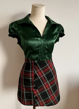 Outfit y2k goth green tartan blouse and skirt, marque: Vintage Dressing, état: Très bon état, taille: M / 38 / 10, 7,00 €, 8,05 € Protection acheteurs incluse