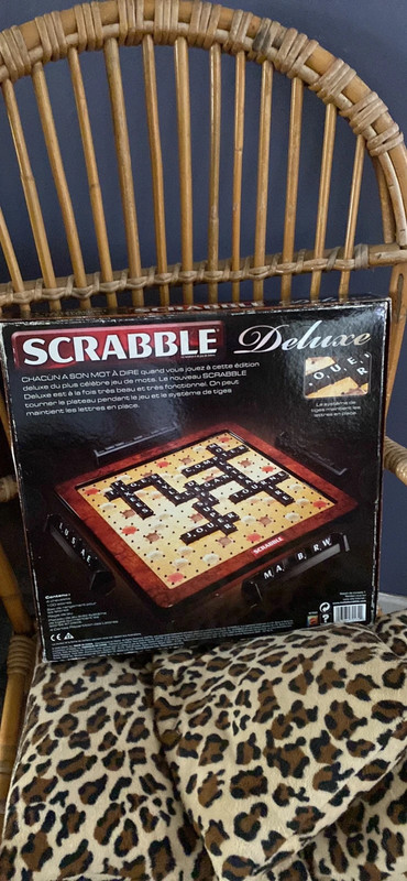 Jeu de société Scrabble édition Deluxe plateau tournant en bois Mat