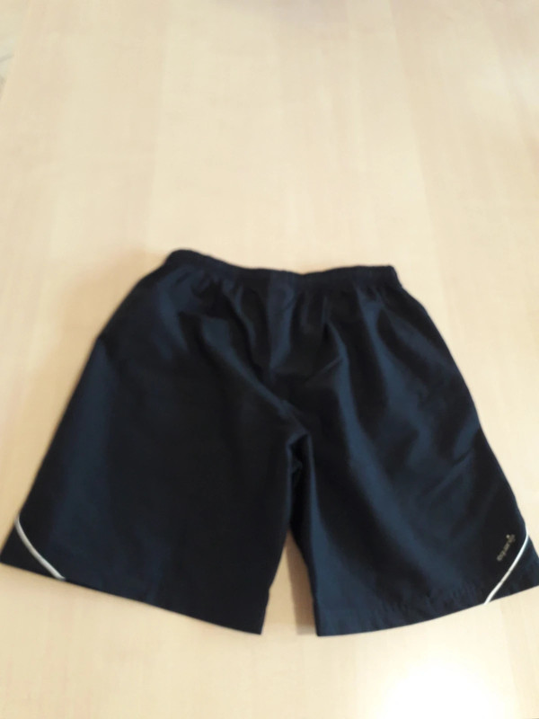 Short sport Décathlon 12 ans 2