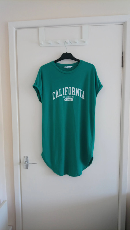 Green T-shirt / Long Length T-shirt 1
