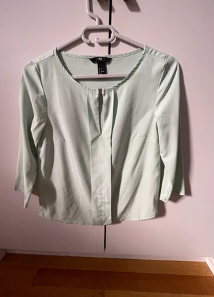 Blusa verde claro H&M, brand: H&M, condition: Good, size: XS / 34 / 6, €3.00, €3.85 includes Buyer Protection