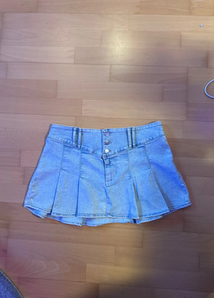 Cutes Rock, marque: H&M, état: Très bon état, taille: M / 38 / 10, 3,00 €, 3,85 € Protection acheteurs incluse